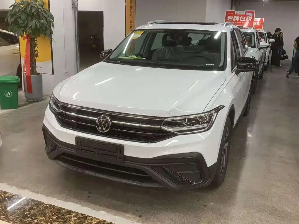 VOLKSWAGEN TIGUAN L  2025