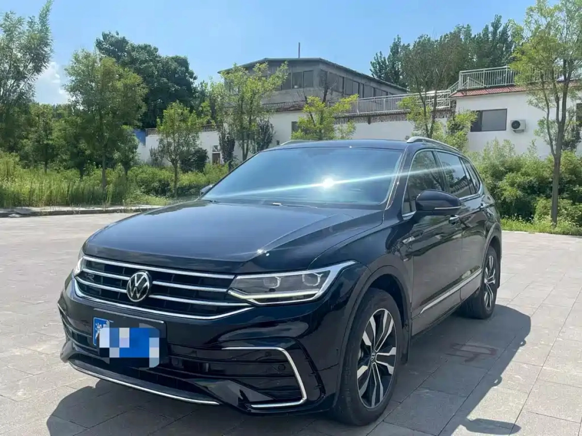 VOLKSWAGEN TIGUAN L  2024