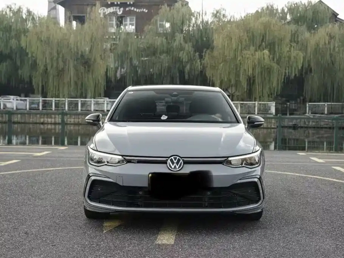 VOLKSWAGEN GOLF  2021
