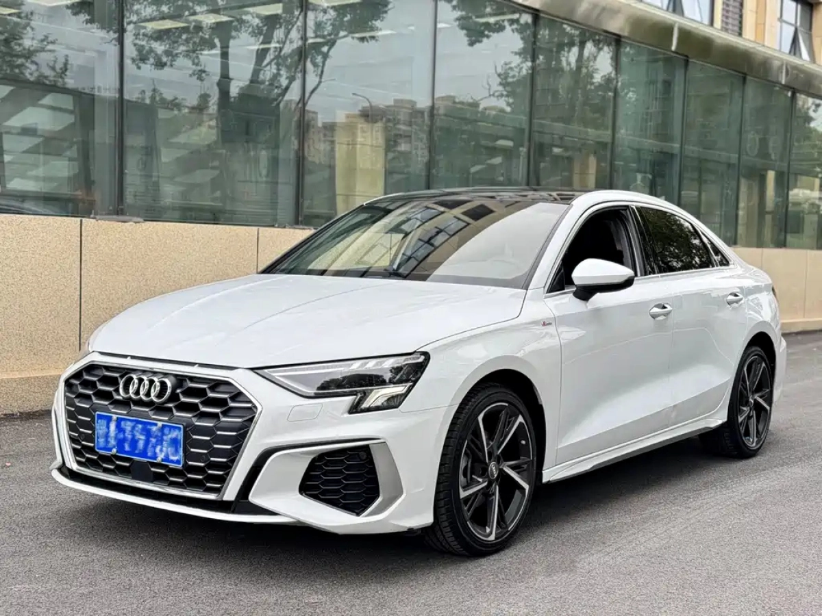 AUDI A3  2022