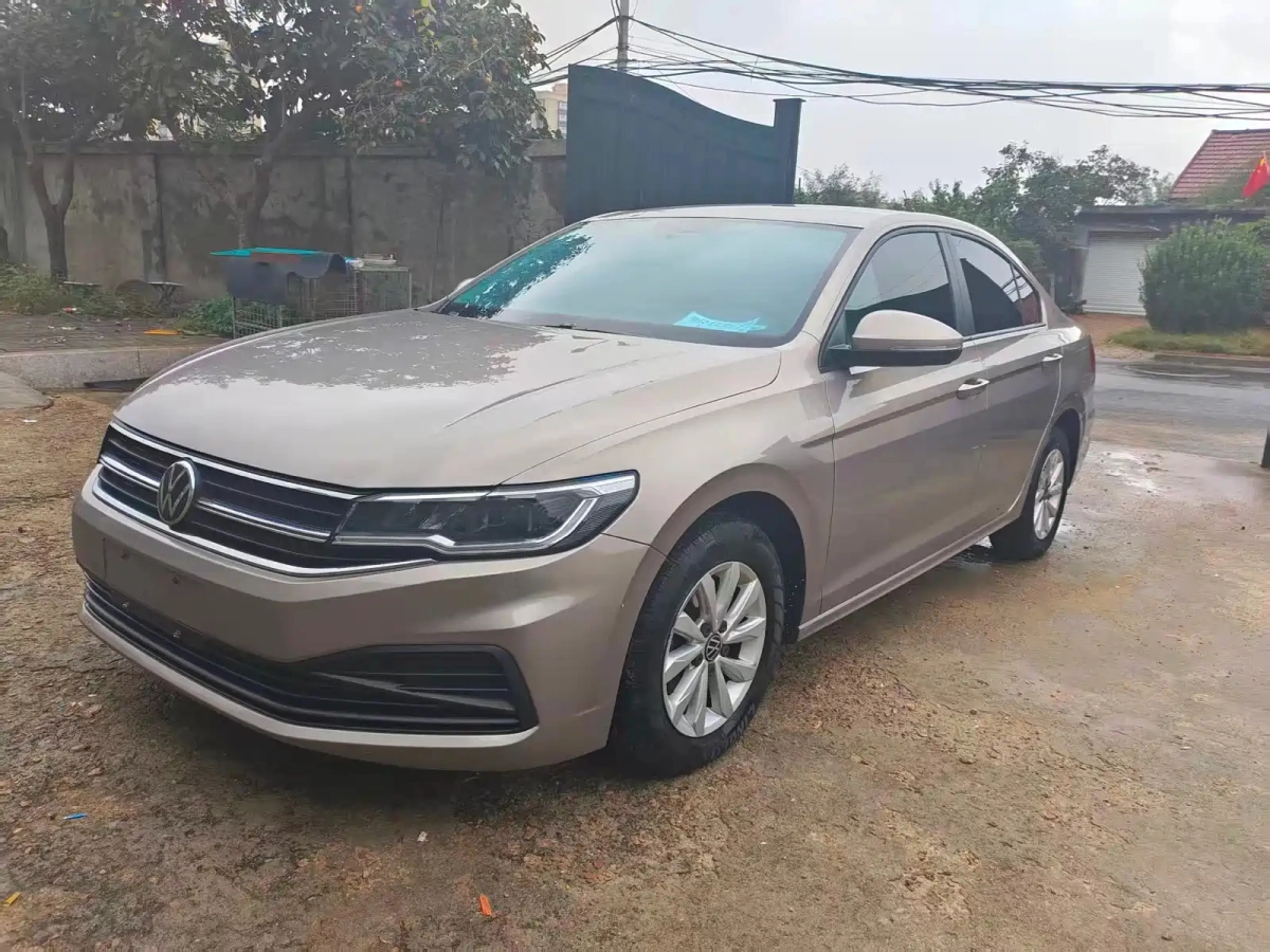 VOLKSWAGEN BORA  2021