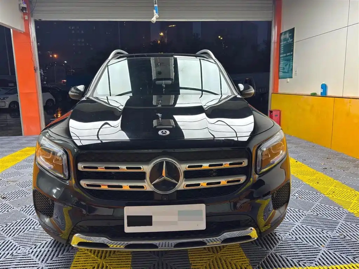 MERCEDES BENZ GLB