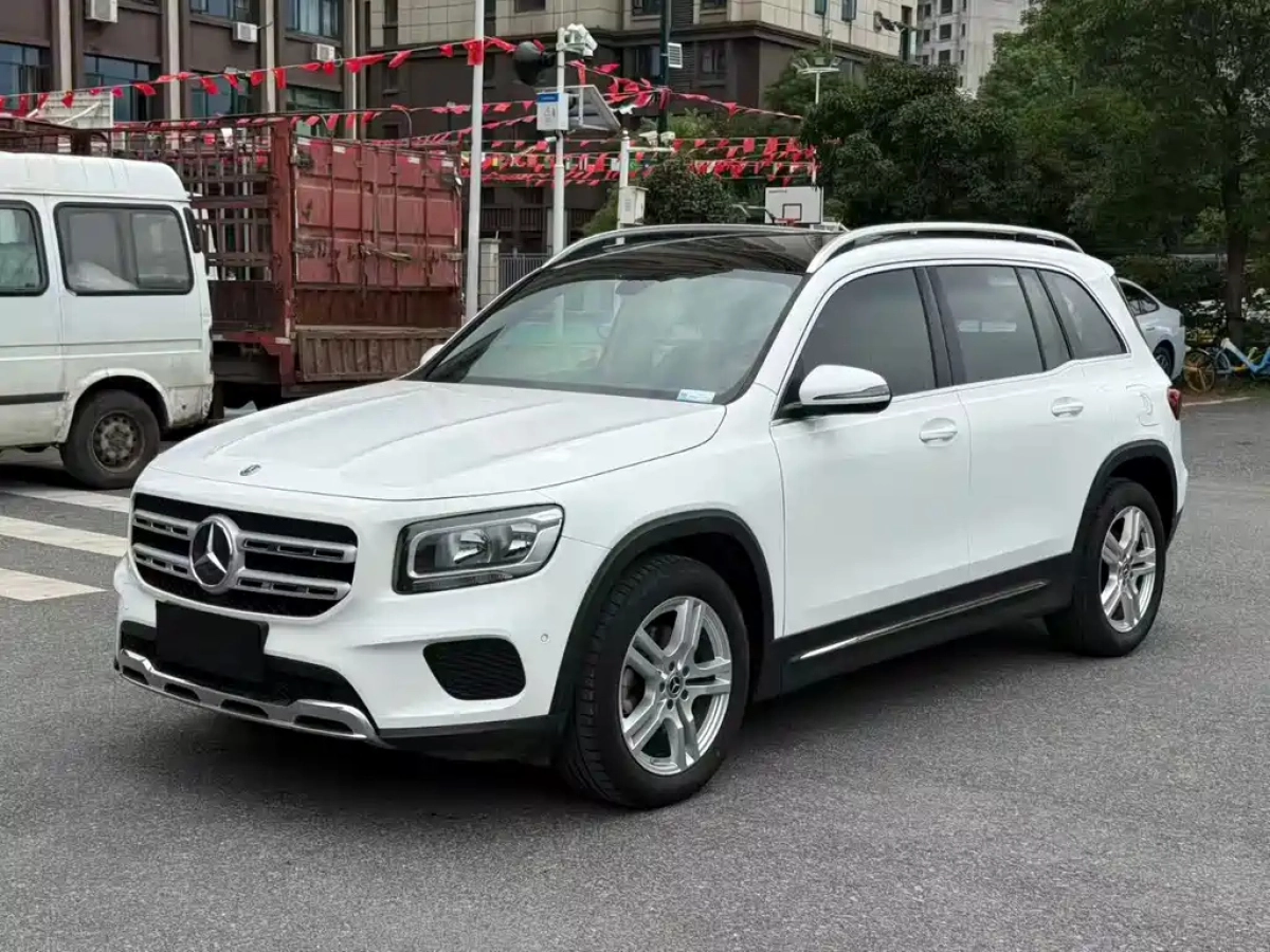 MERCEDES BENZ GLB  2020