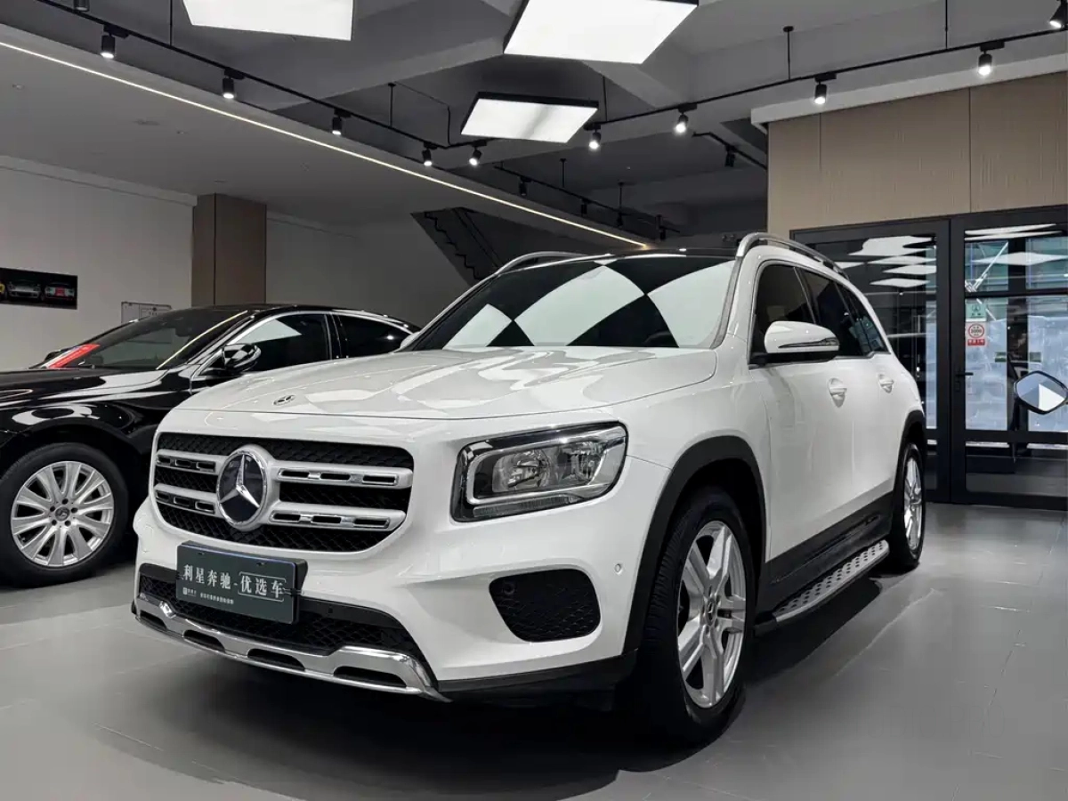 MERCEDES BENZ GLB  2020