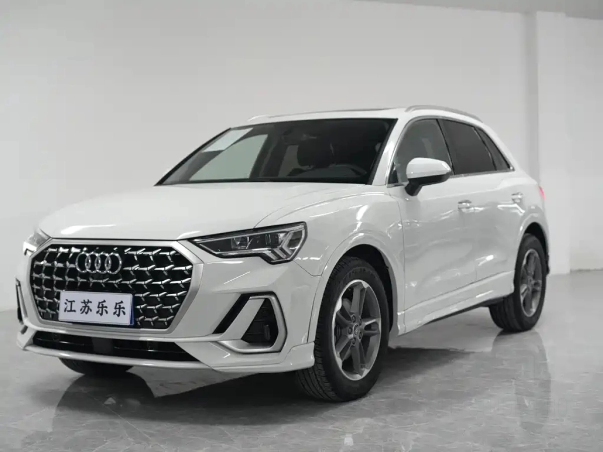 AUDI Q3  2023