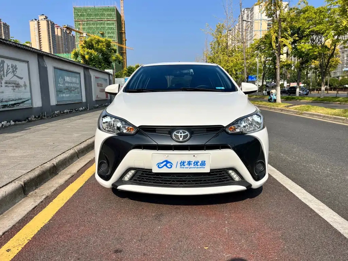 TOYOTA YARIS L DAZZLING