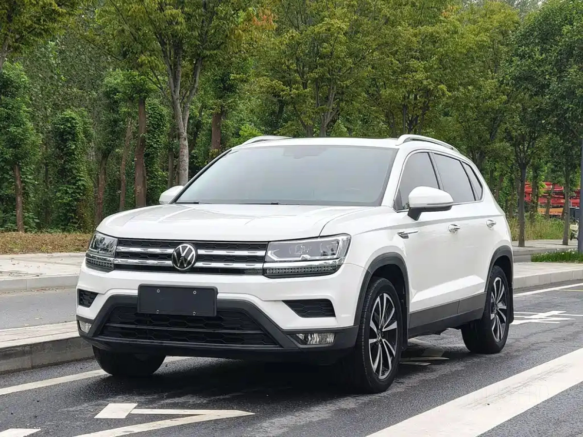 VOLKSWAGEN THARU  2022