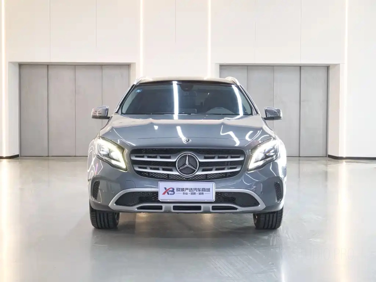 MERCEDES BENZ GLA