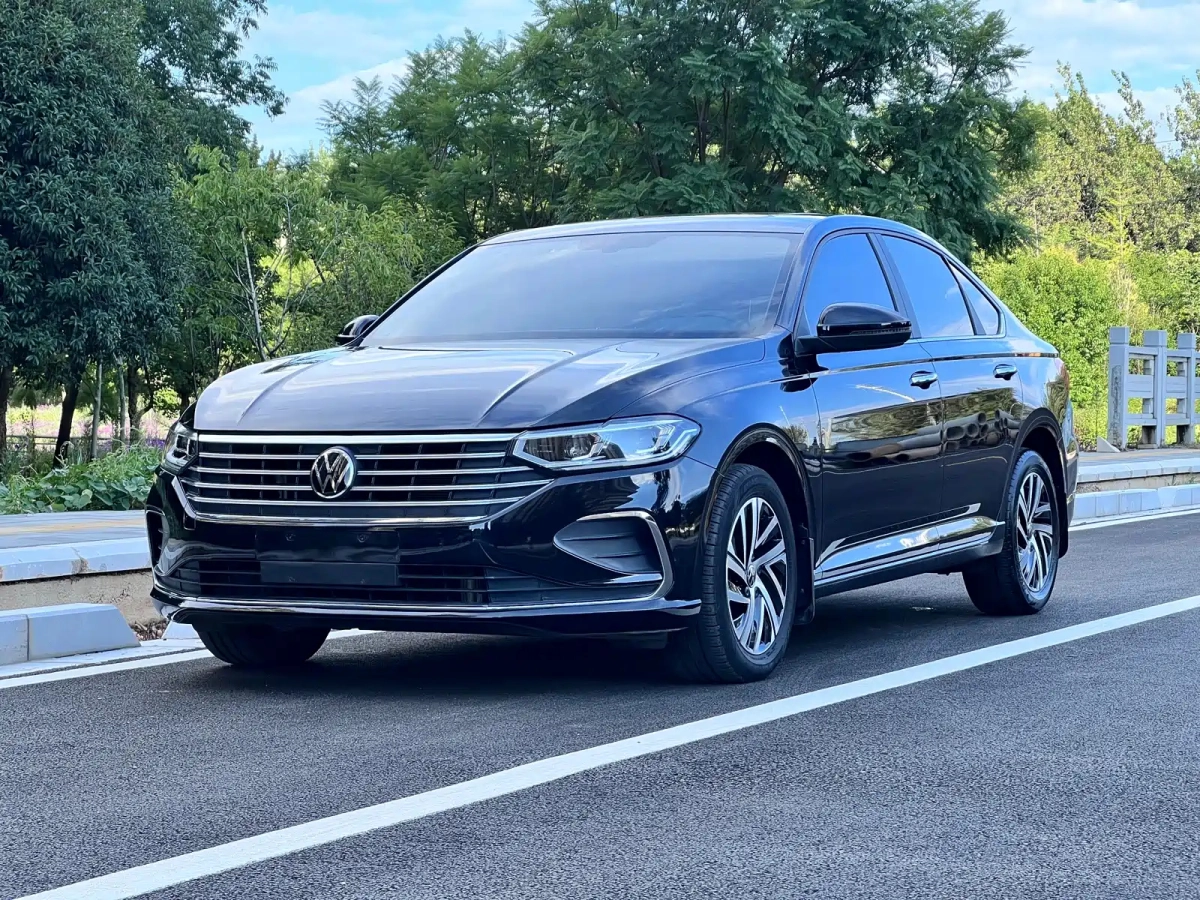 VOLKSWAGEN LAVIDA  2022