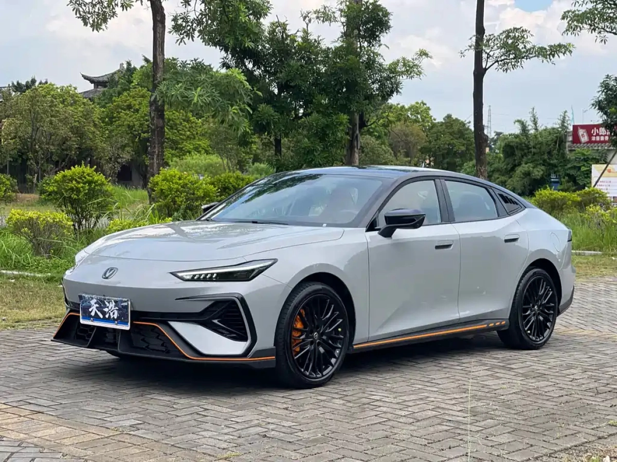 CHANGAN UNI-V  2025