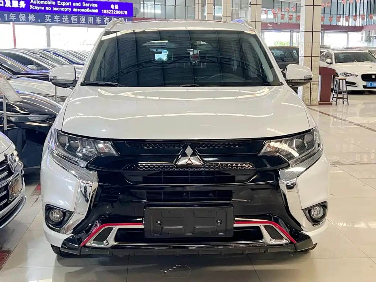 MITSUBISHI OUTLANDER