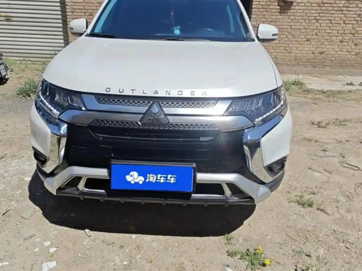 MITSUBISHI OUTLANDER