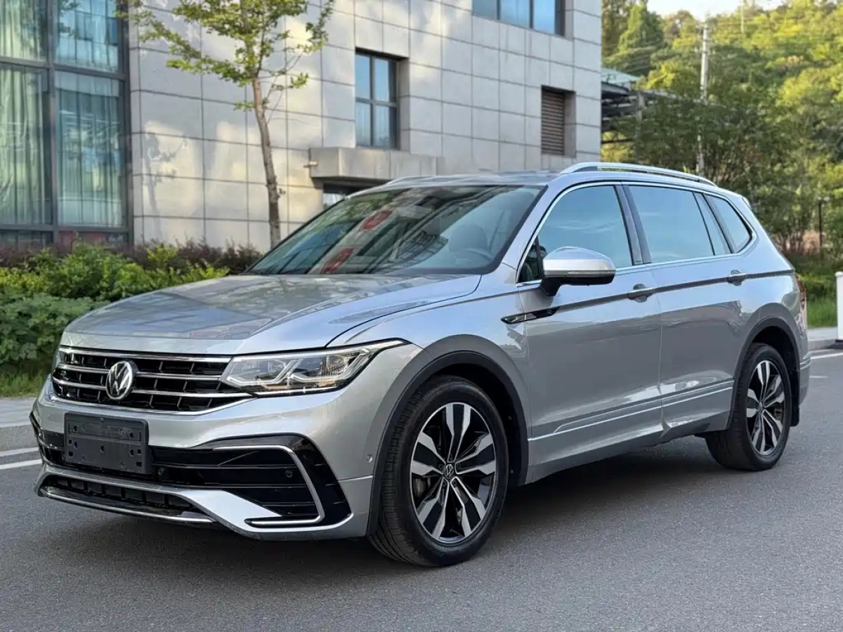 VOLKSWAGEN TIGUAN L  2021
