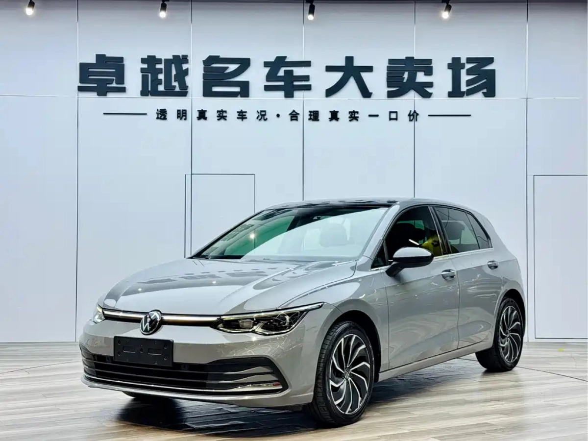 VOLKSWAGEN GOLF  2021