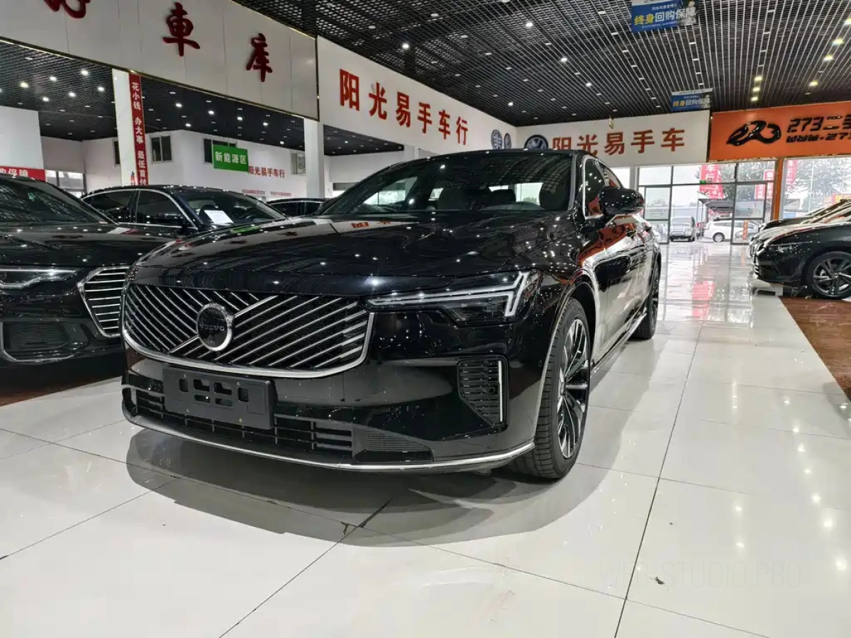 VOLVO S90  2025