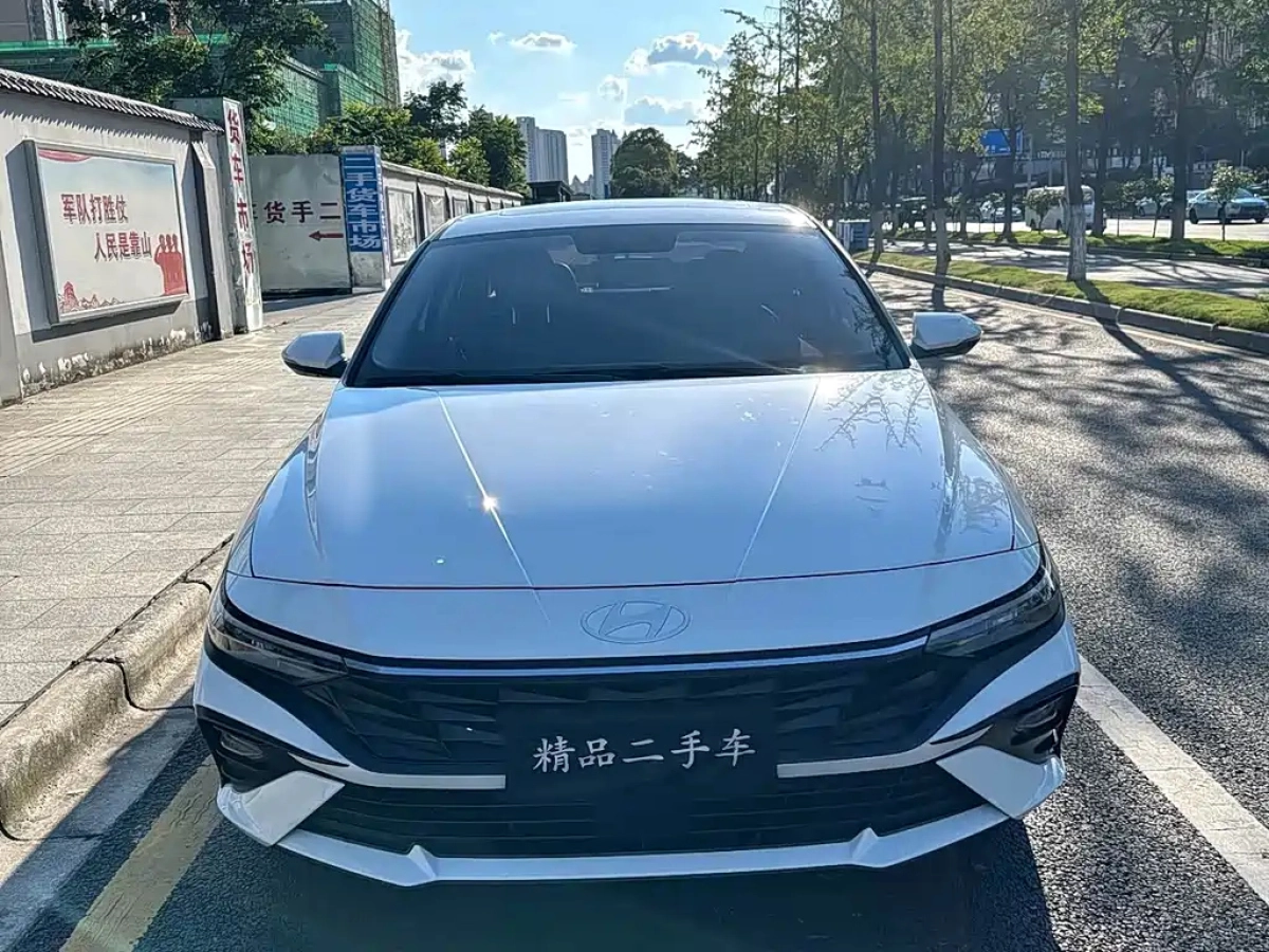 HYUNDAI ELANTRA  2024