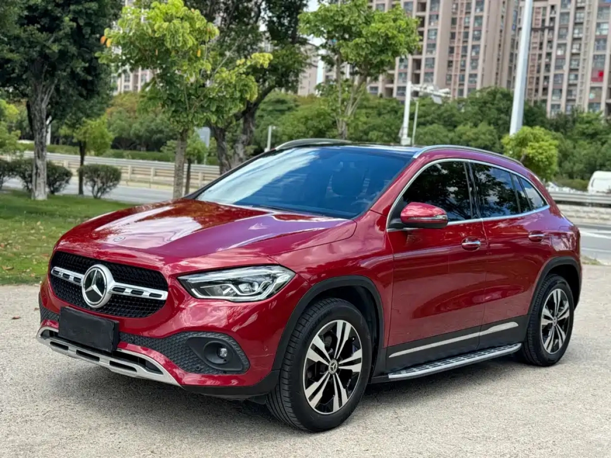 MERCEDES BENZ GLA  2021