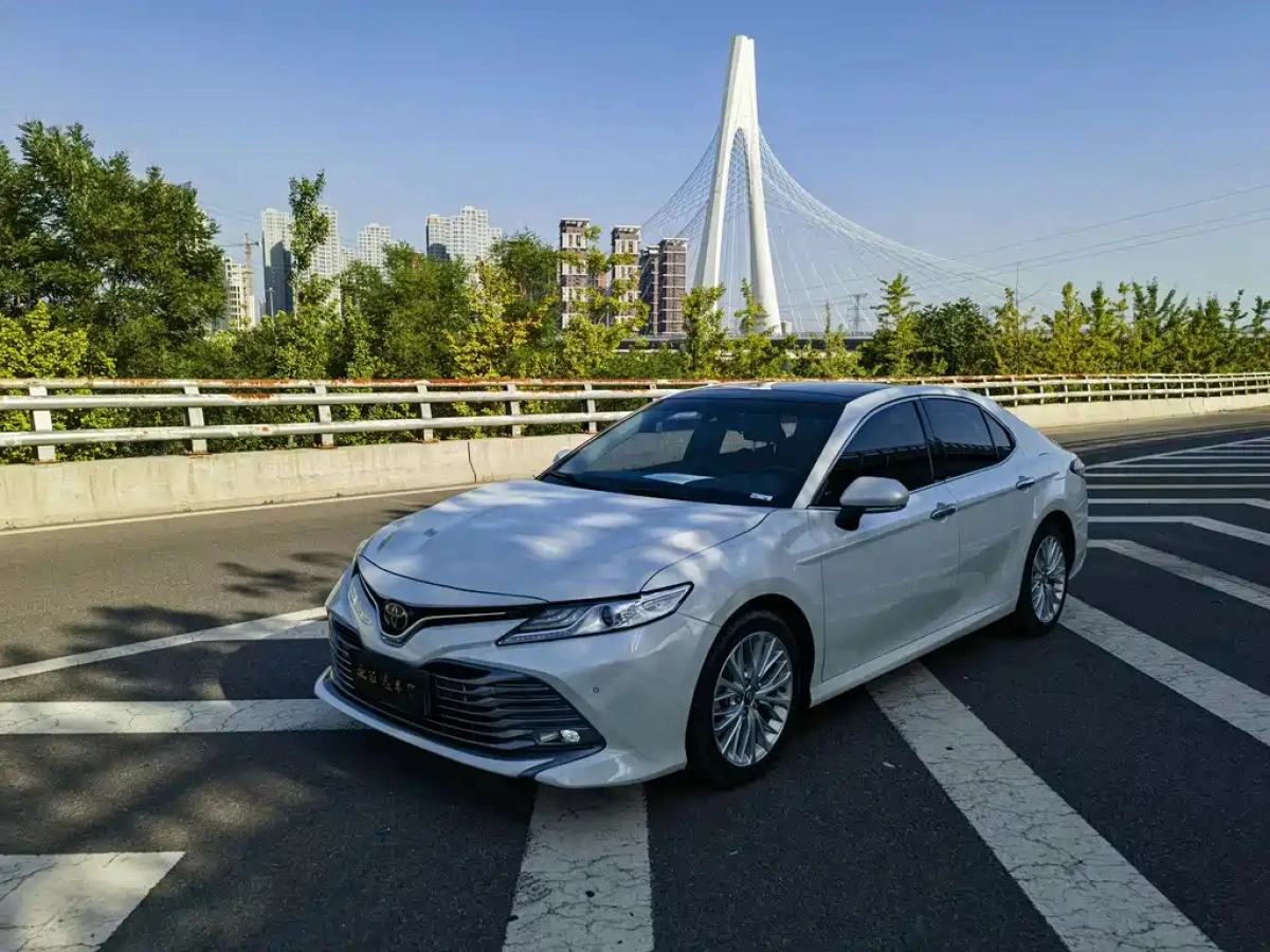 TOYOTA CAMRY  2018
