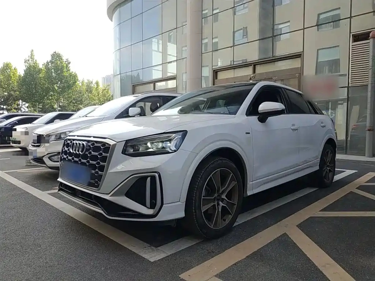 AUDI Q2L