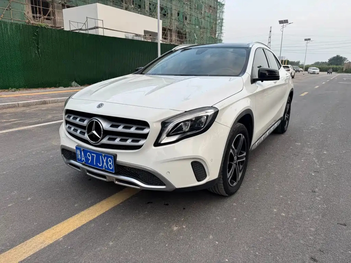 MERCEDES BENZ GLA  2019