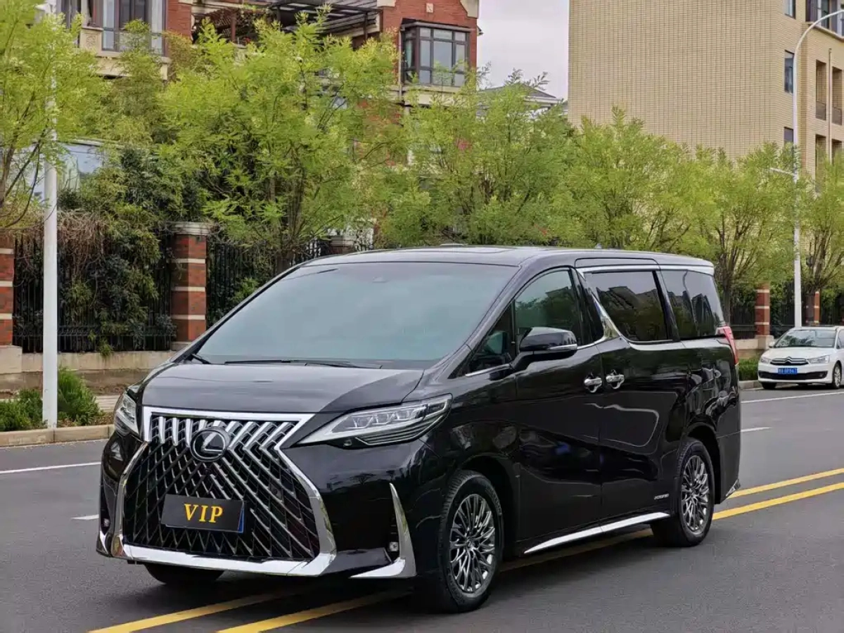 LEXUS LM  2021