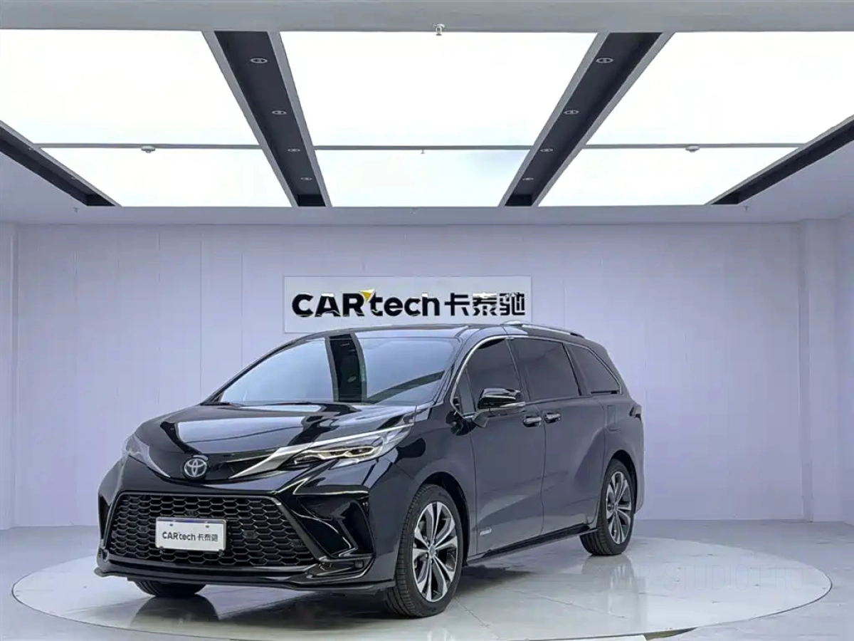 TOYOTA GRANVIA  2023