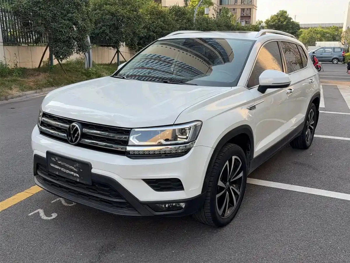 VOLKSWAGEN THARU  2022