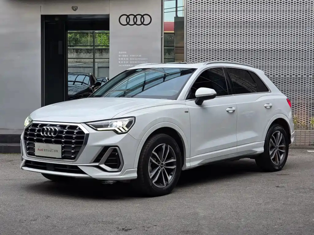 AUDI Q3  2021