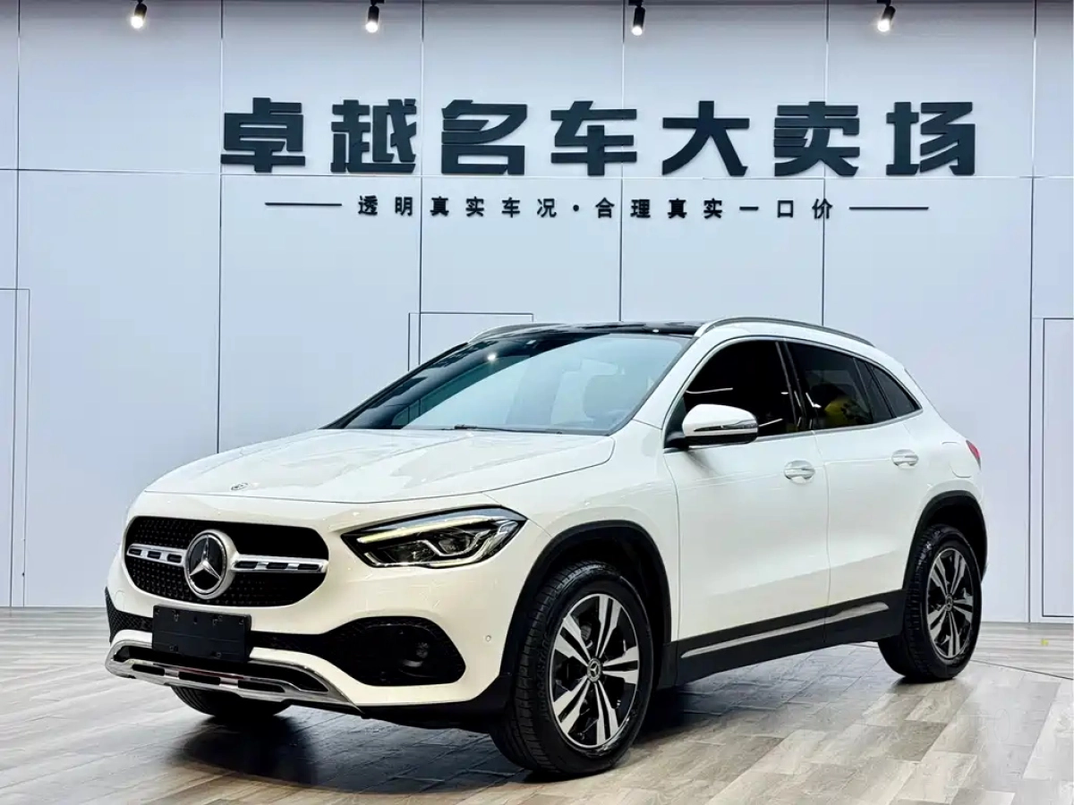 MERCEDES BENZ GLA  2021
