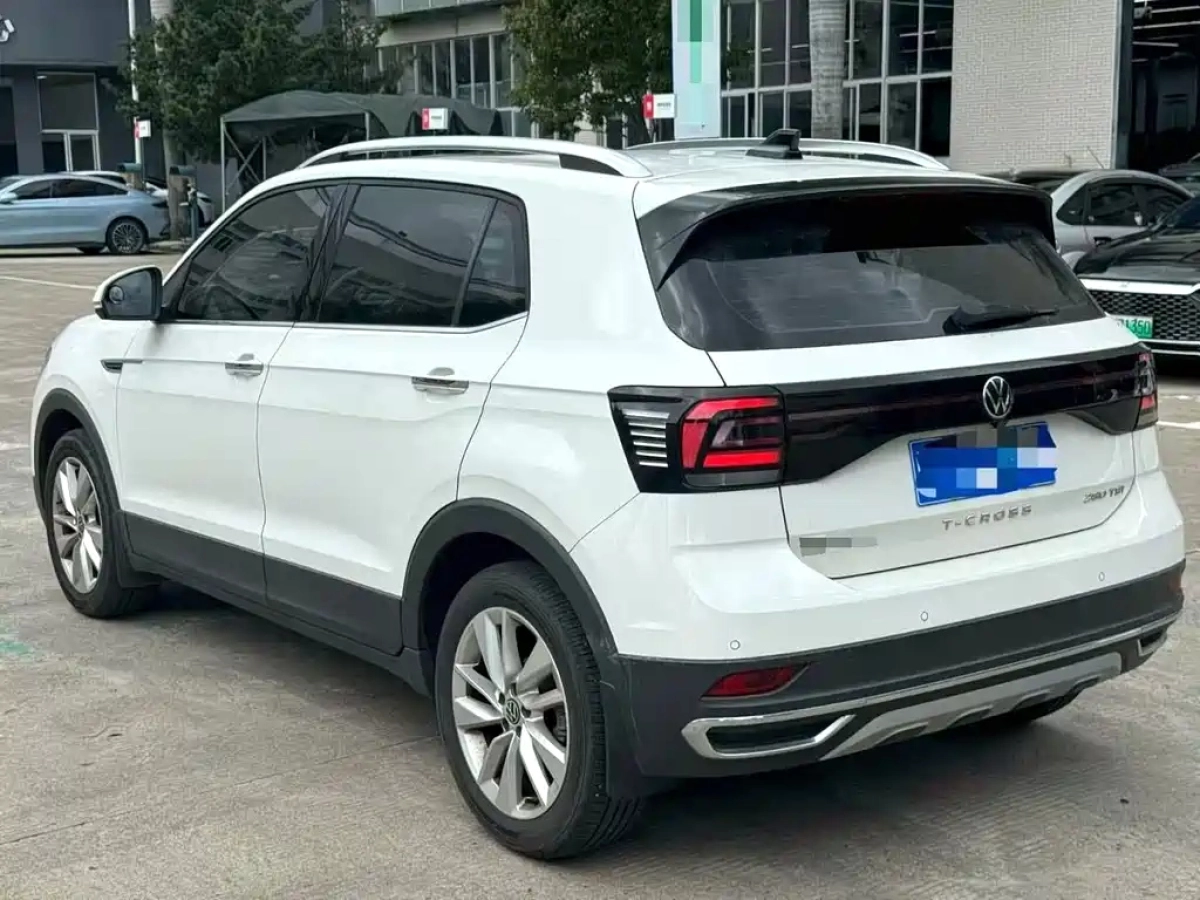 VOLKSWAGEN T-CROSS