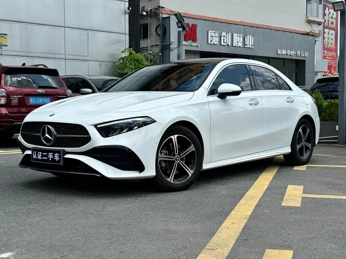 MERCEDES BENZ A-CLASS  2025