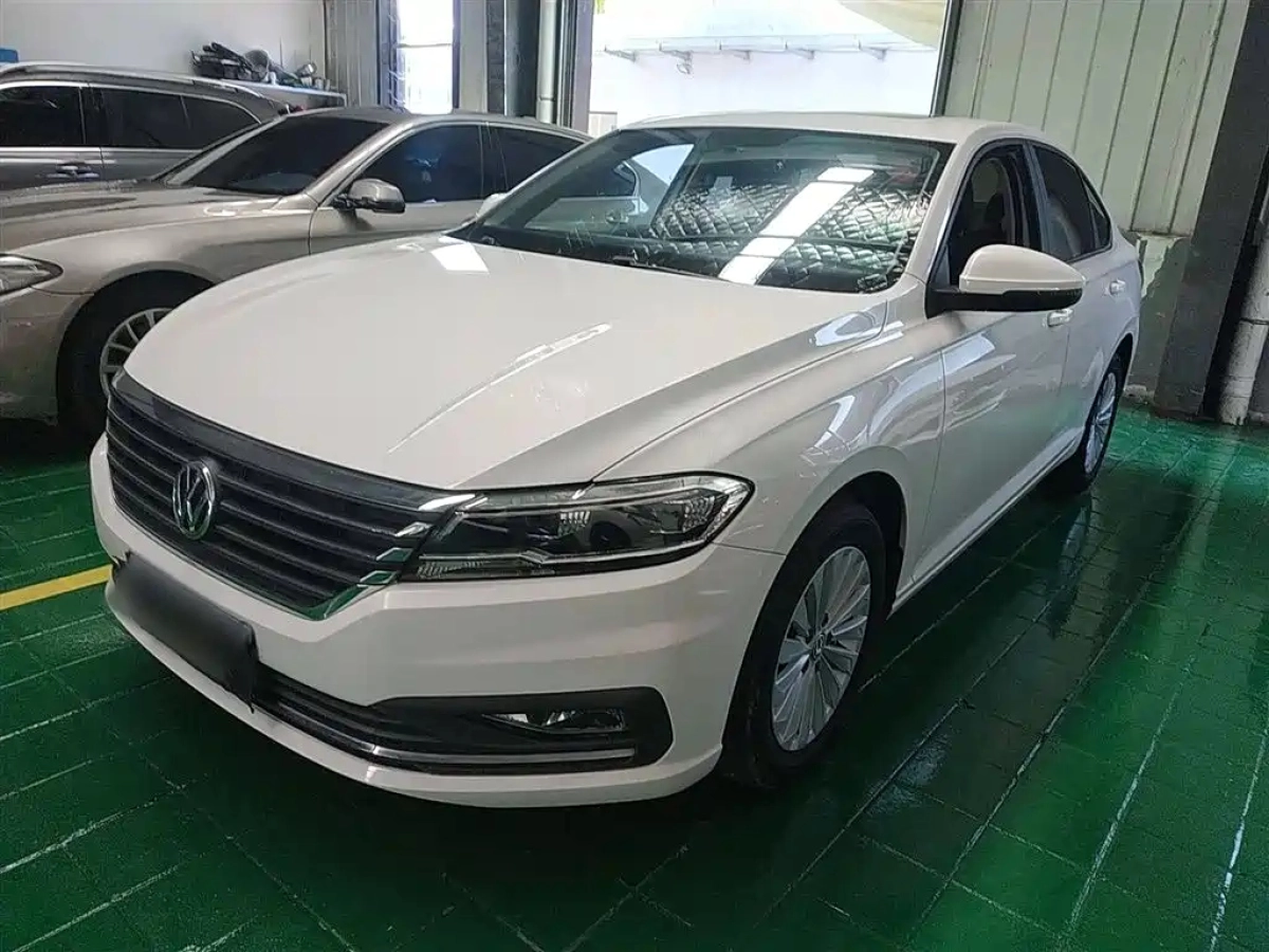 VOLKSWAGEN LAVIDA  2021