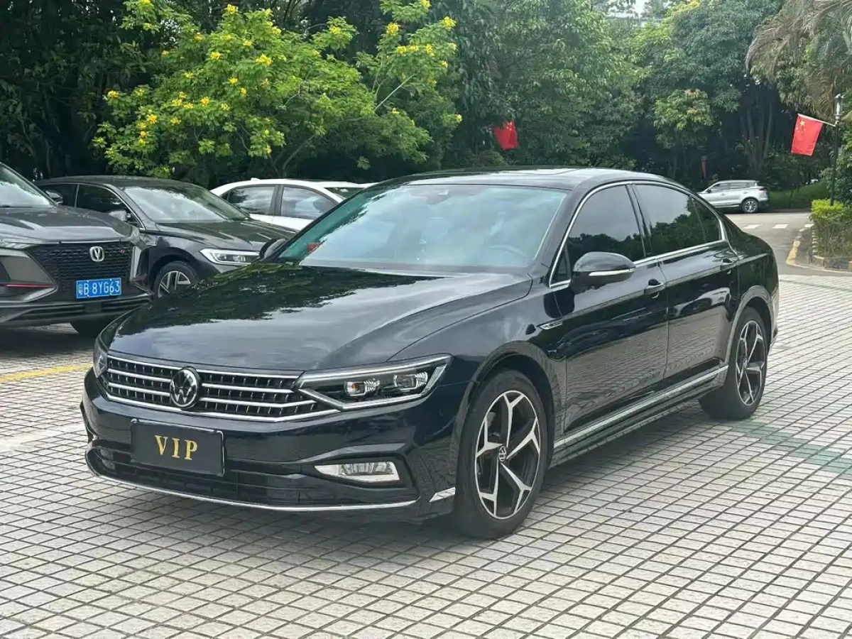 VOLKSWAGEN MAGOTAN  2022