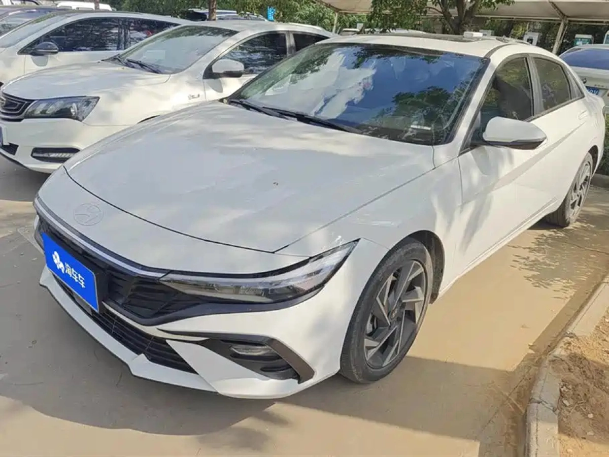 HYUNDAI ELANTRA  2024