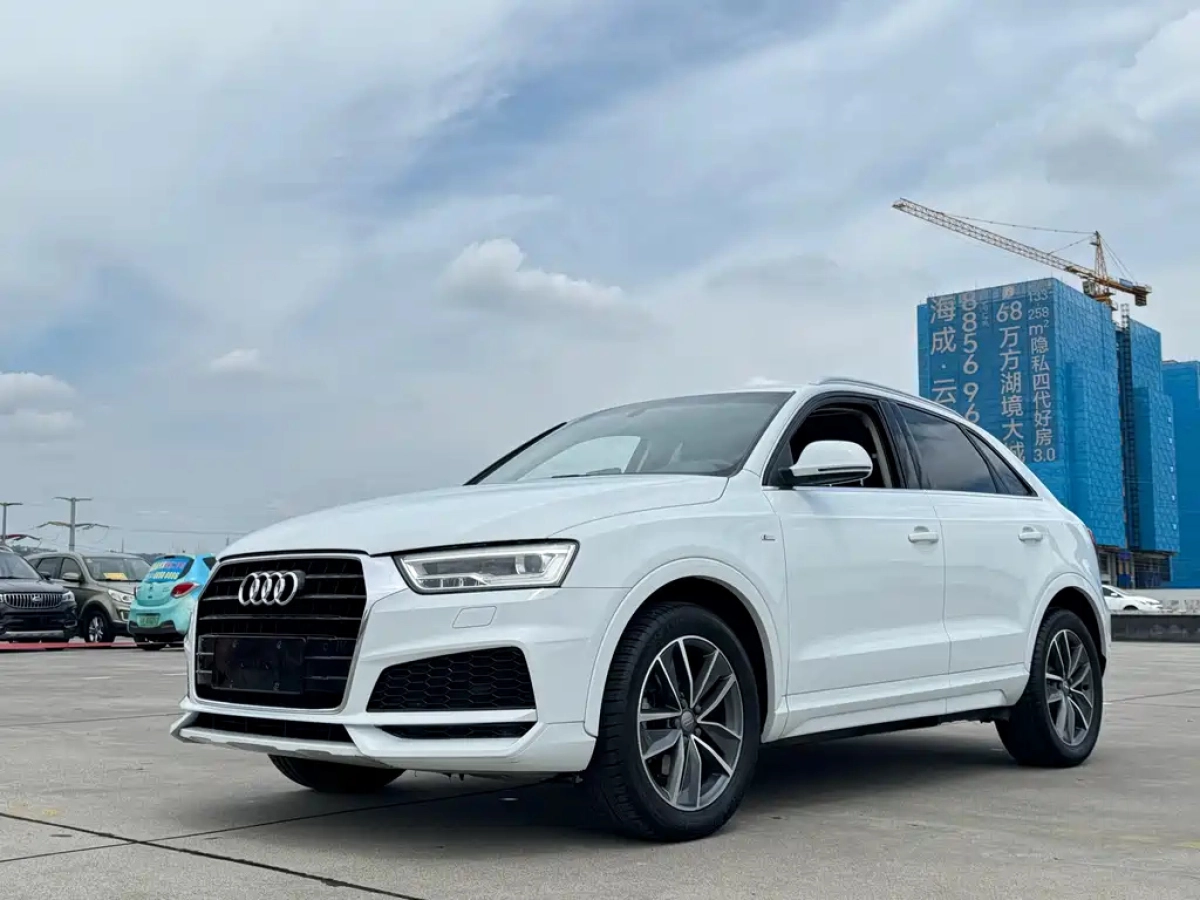AUDI Q3  2019