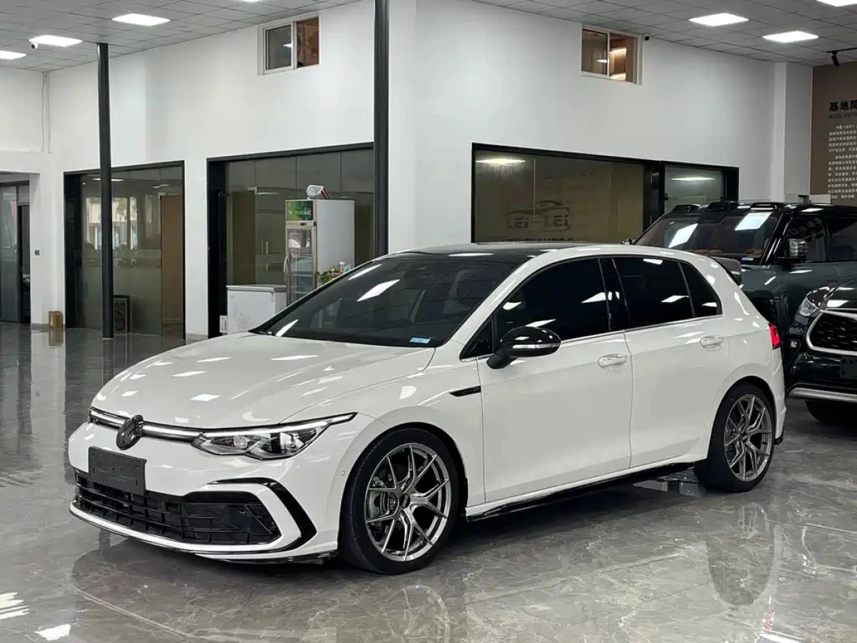 VOLKSWAGEN GOLF  2022
