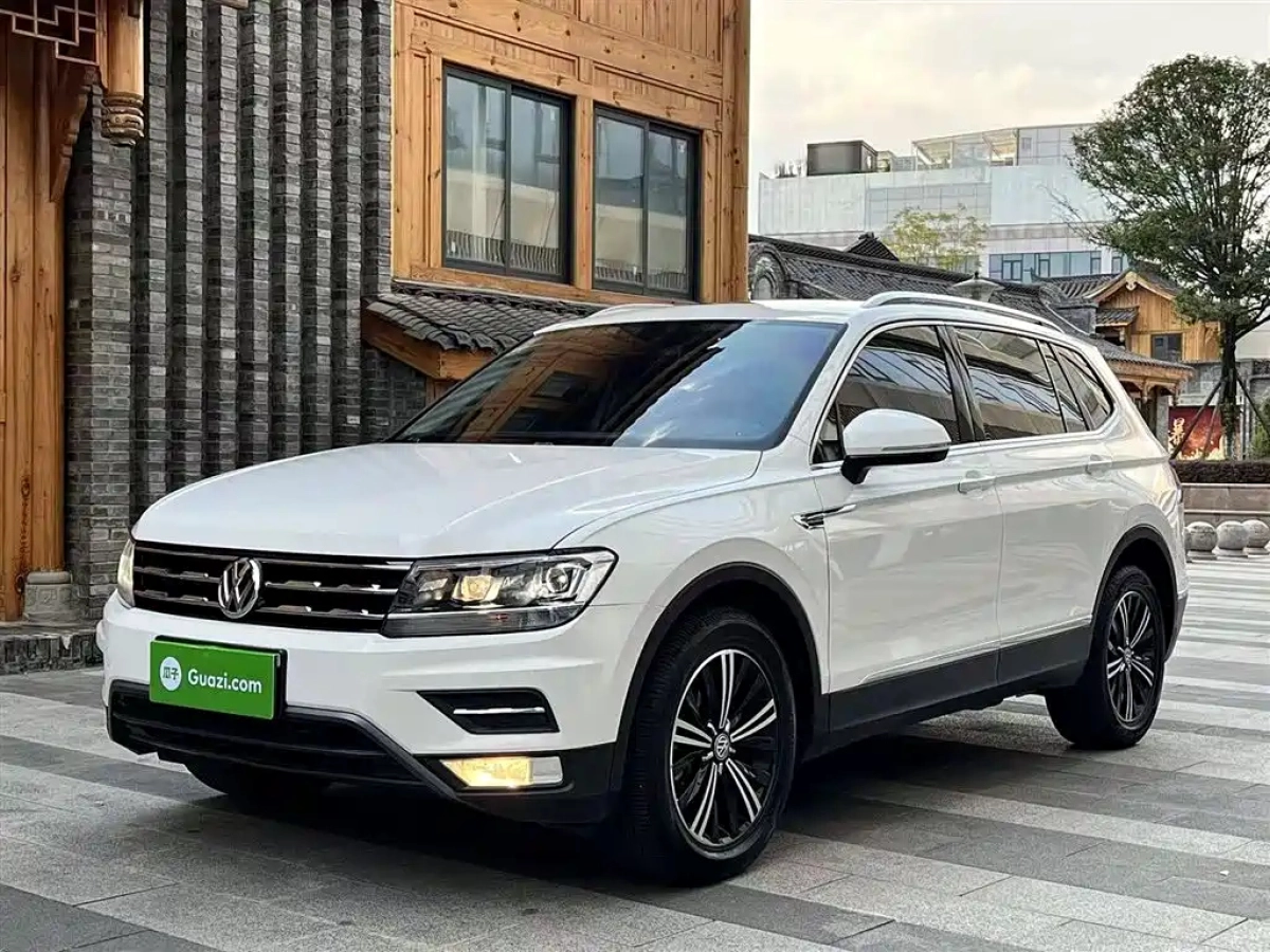 VOLKSWAGEN TIGUAN L  2020