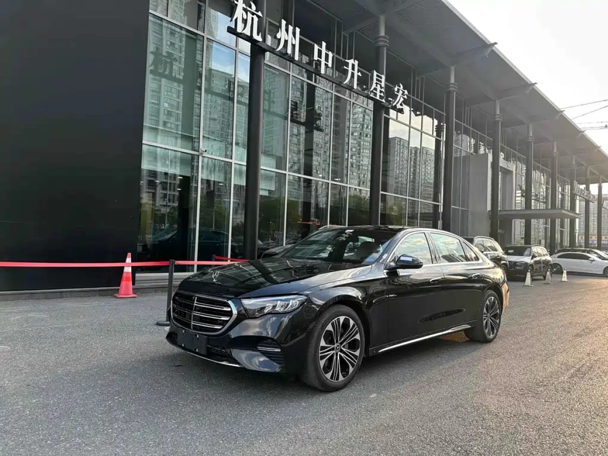 MERCEDES BENZ E-CLASS  2025
