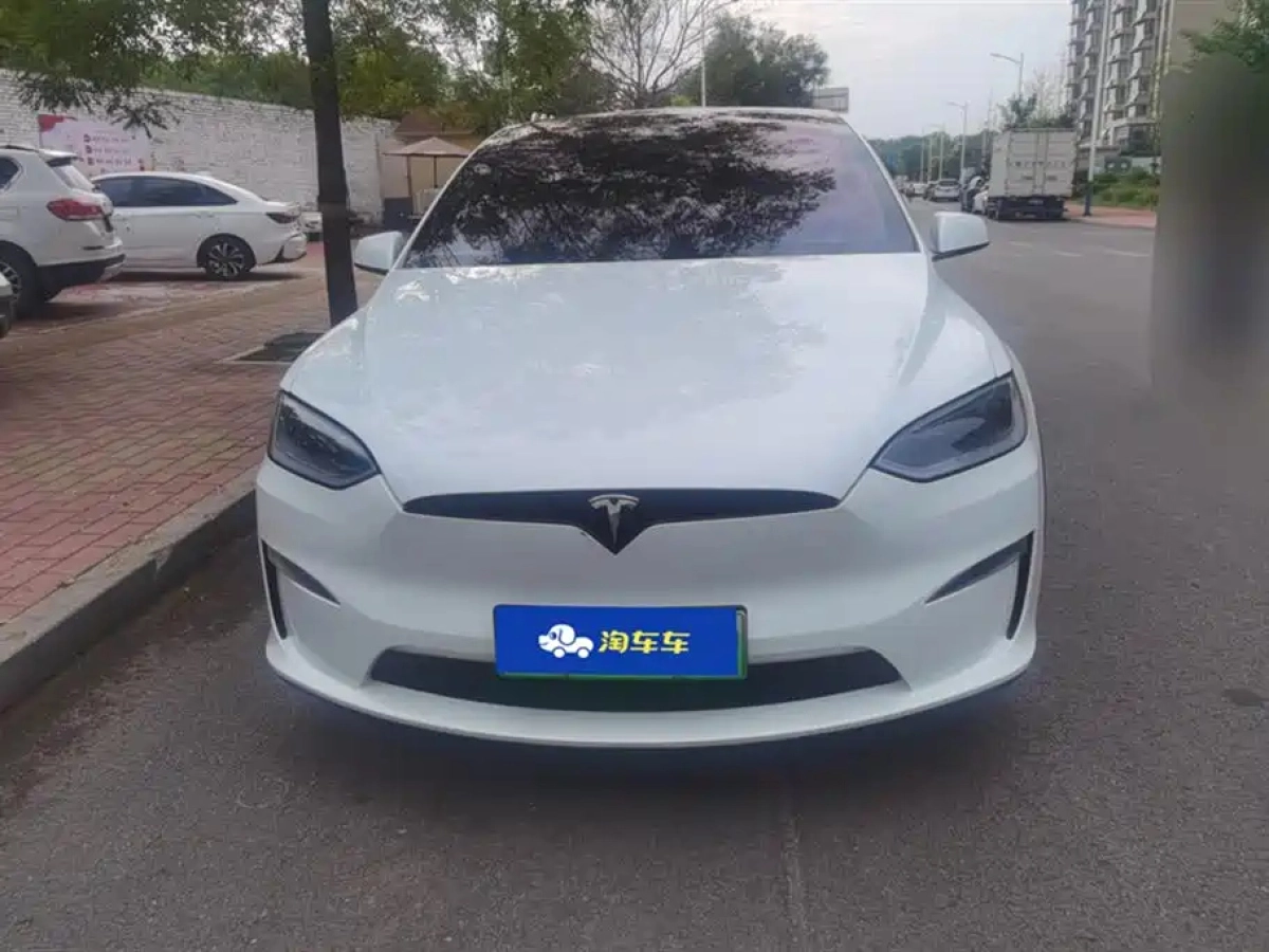 TESLA MODEL X