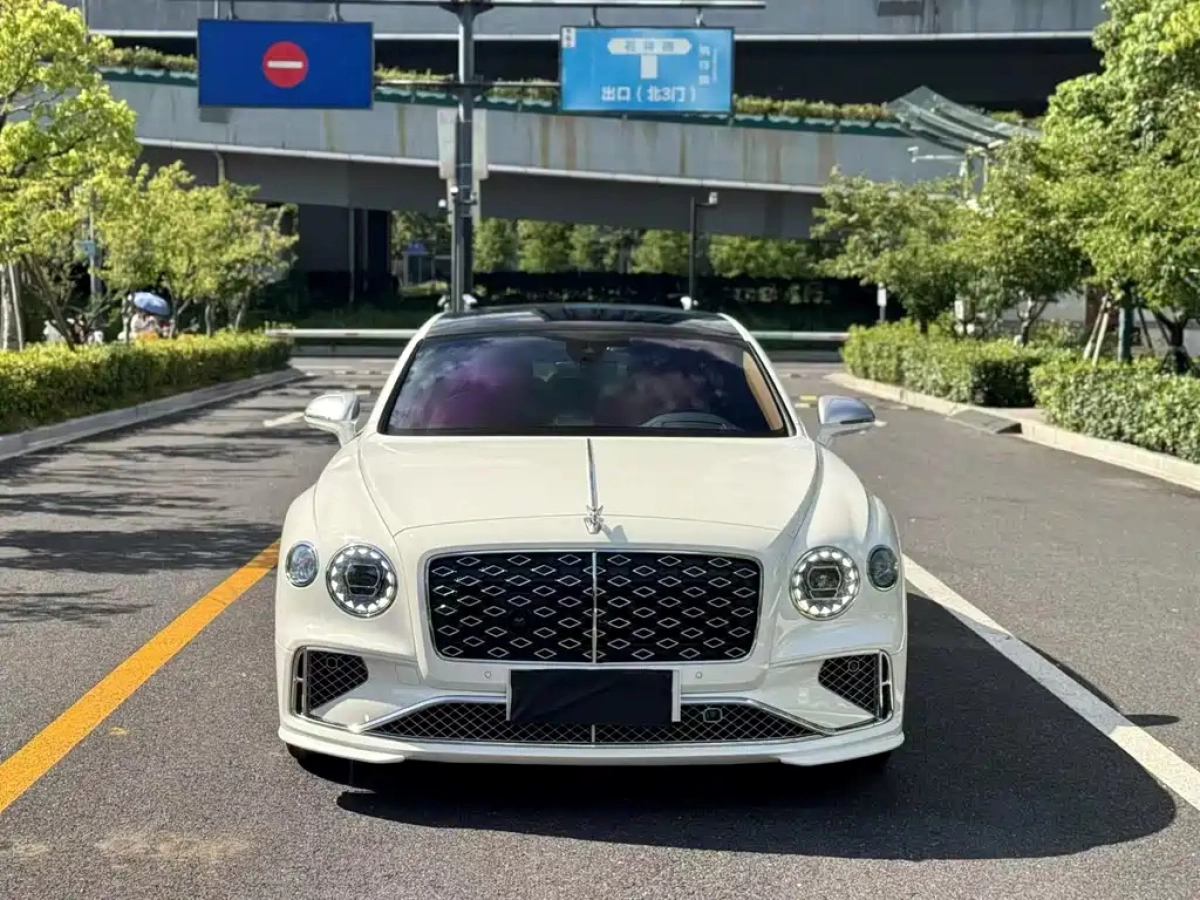 BENTLEY FLYING SPUR  2025