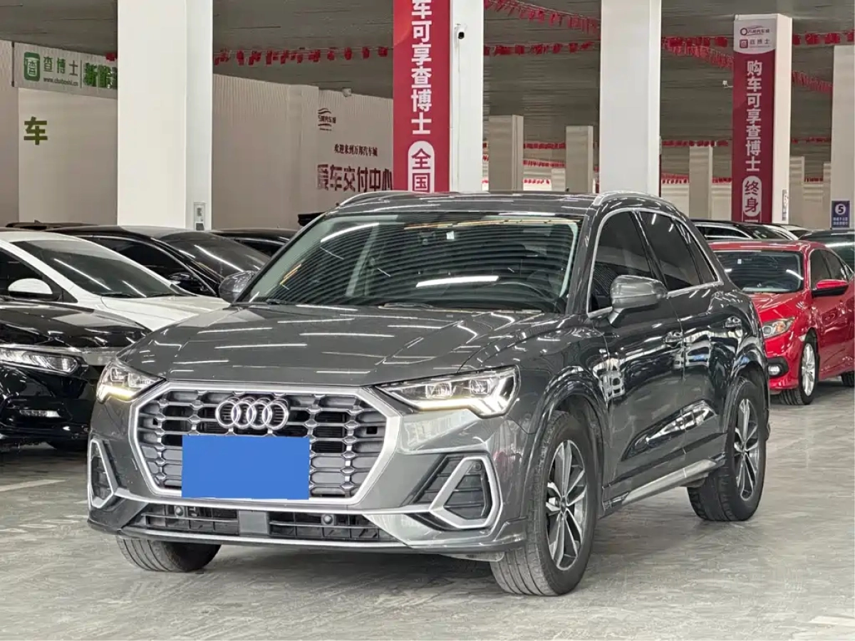 AUDI Q3  2022