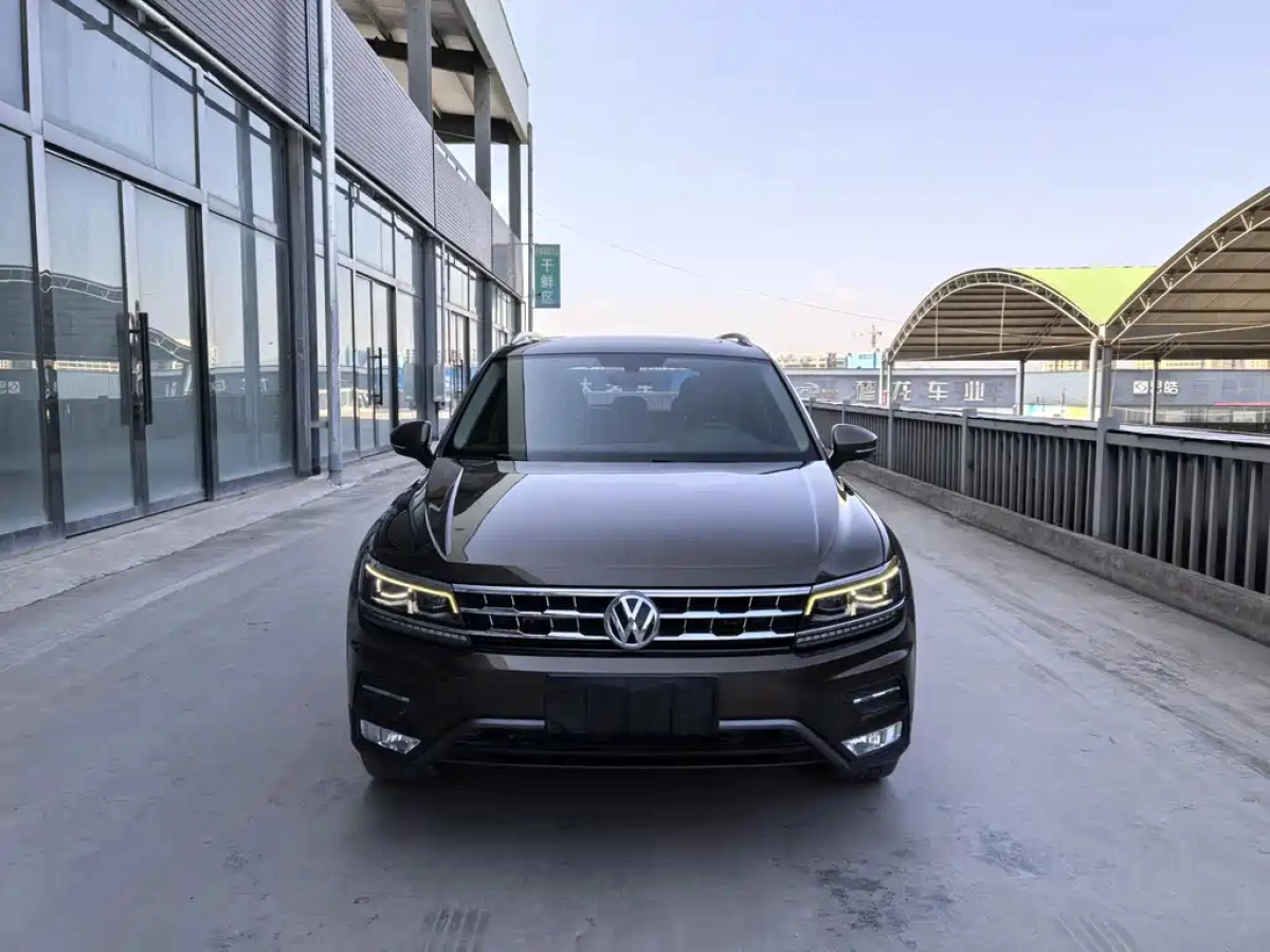 VOLKSWAGEN TIGUAN L