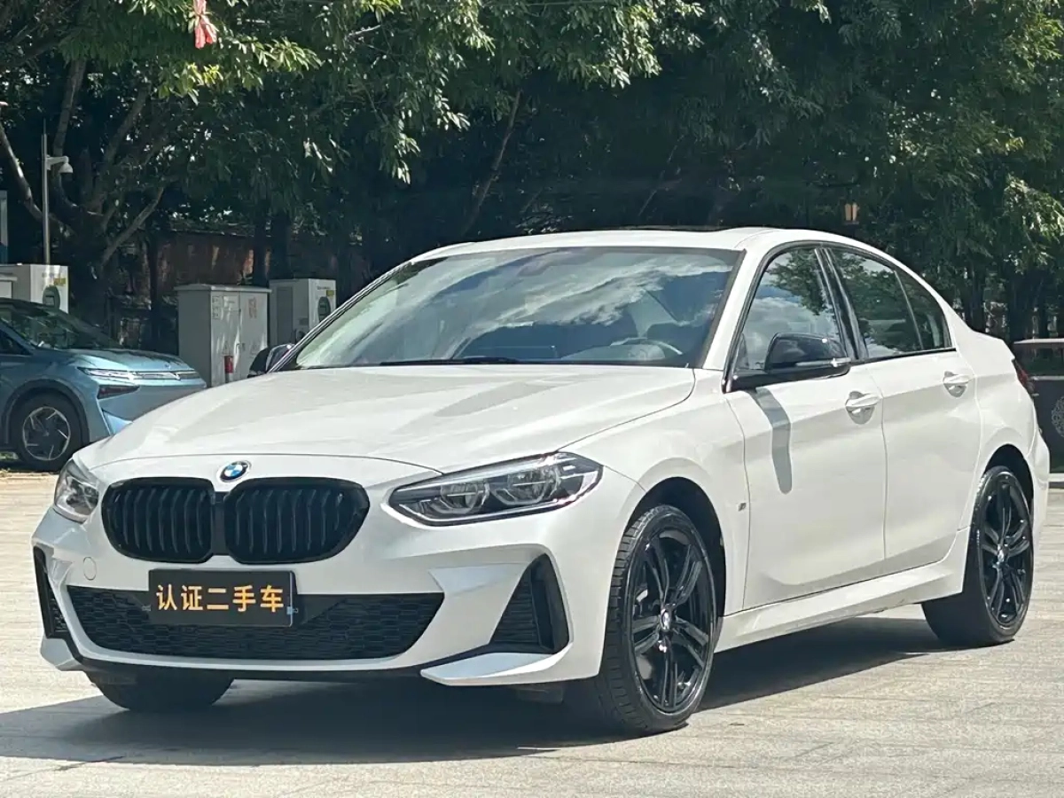BMW 1-SERIES  2022