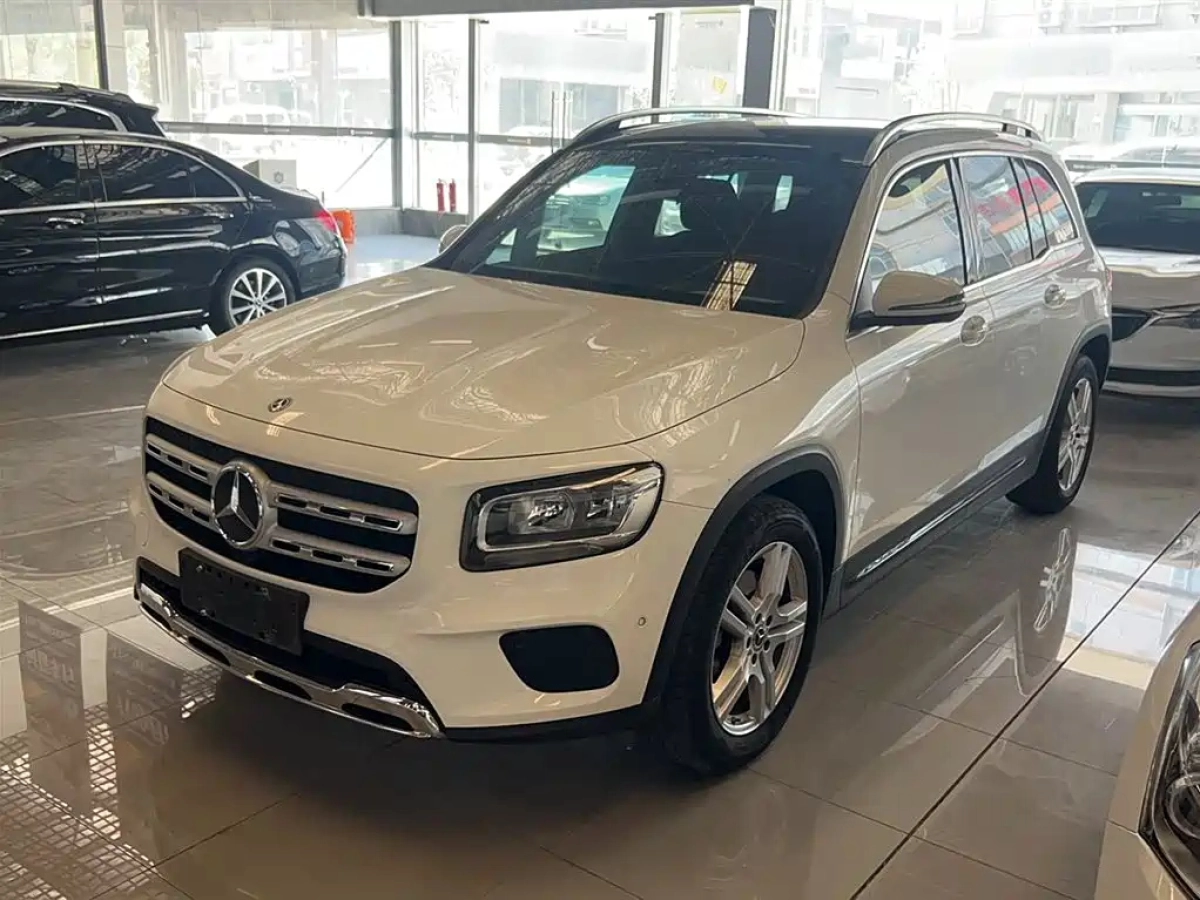 MERCEDES BENZ GLB  2020