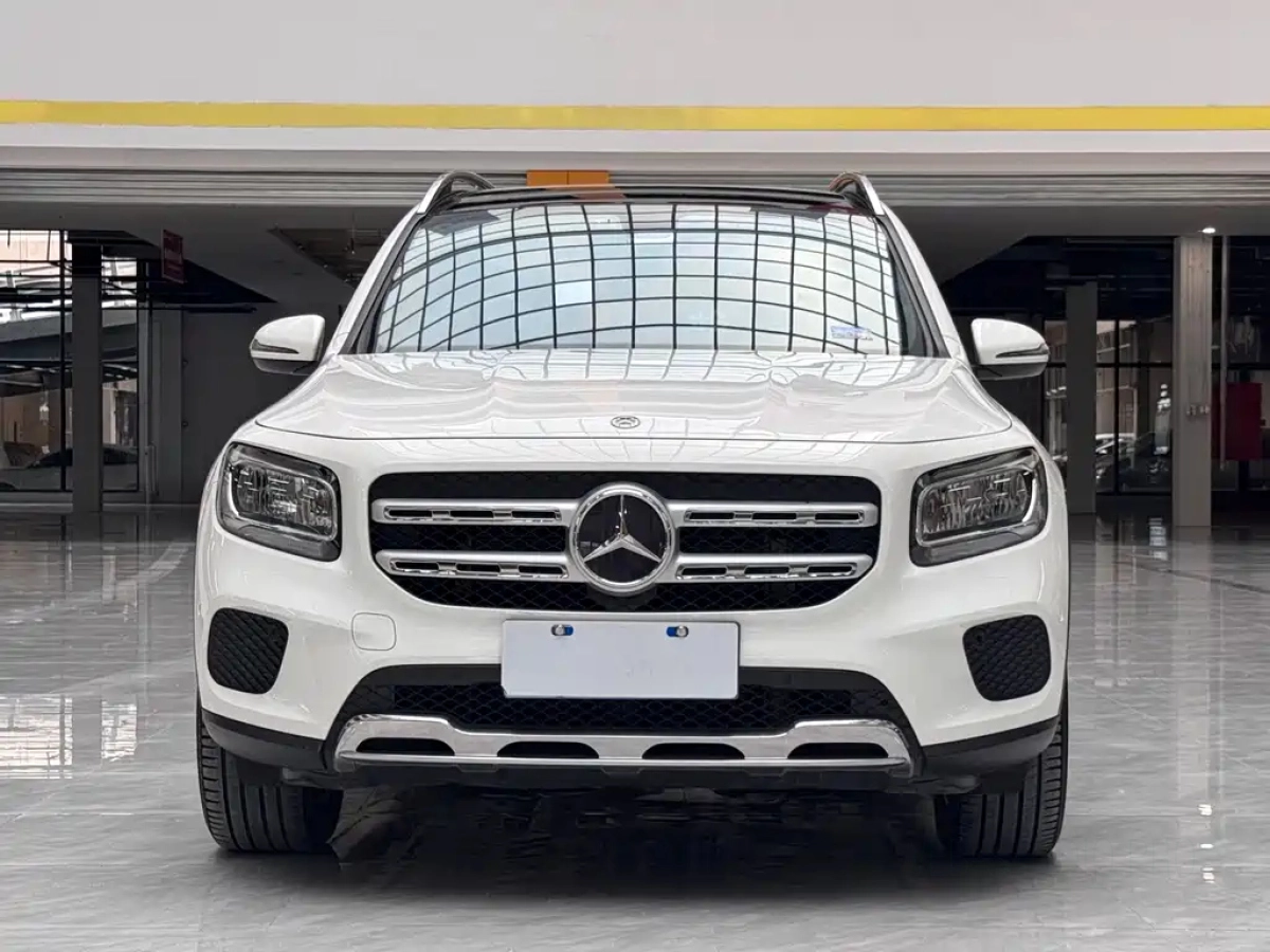 MERCEDES BENZ GLB