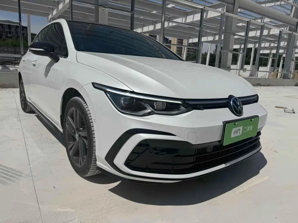 VOLKSWAGEN GOLF  2022
