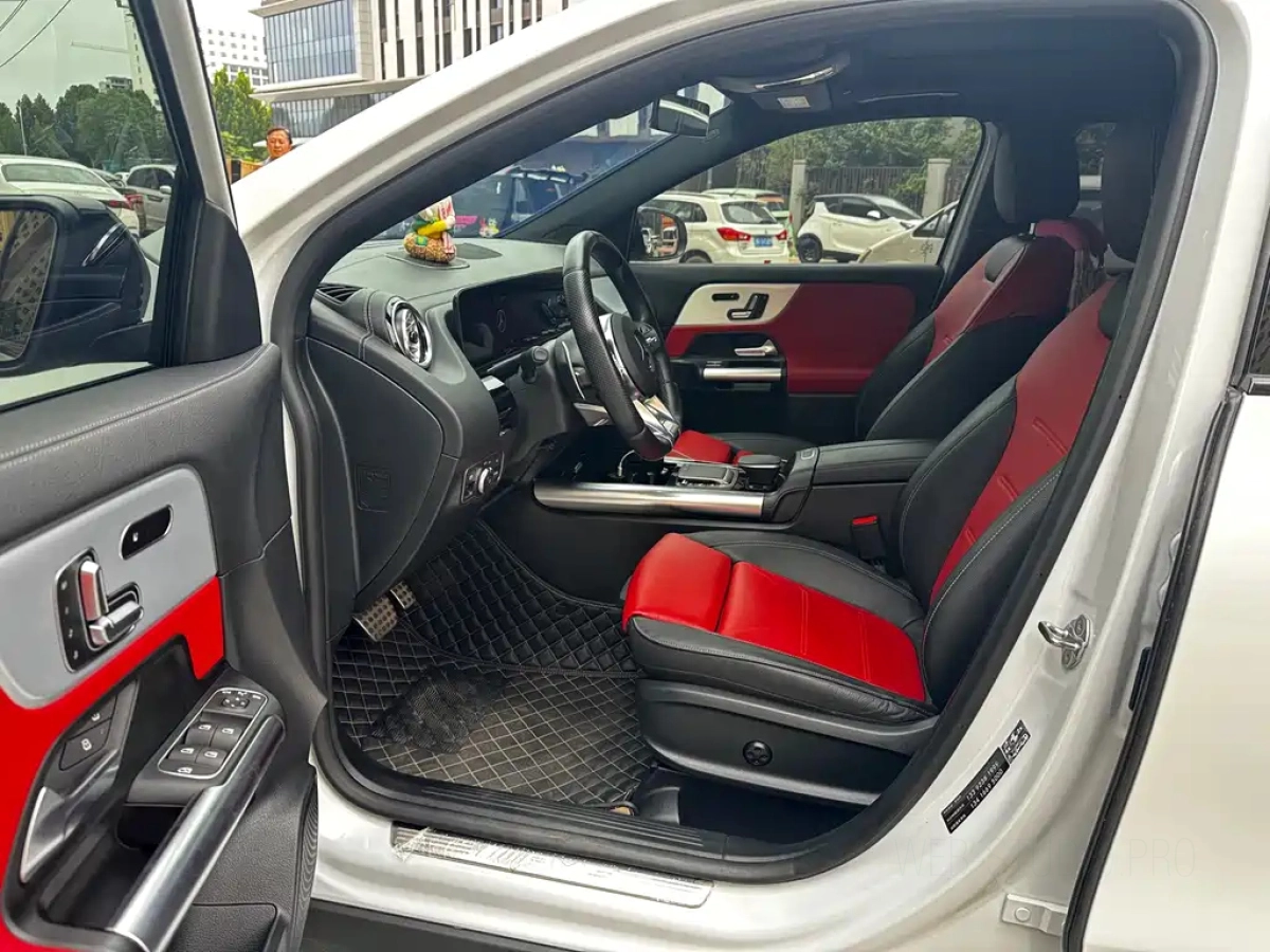 MERCEDES BENZ GLA AMG