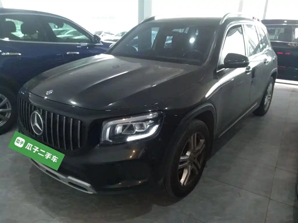 MERCEDES BENZ GLB  2020