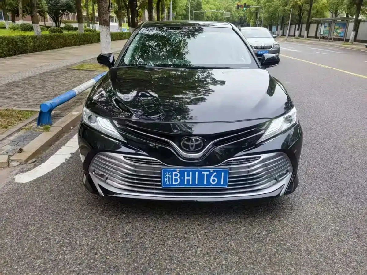 TOYOTA CAMRY