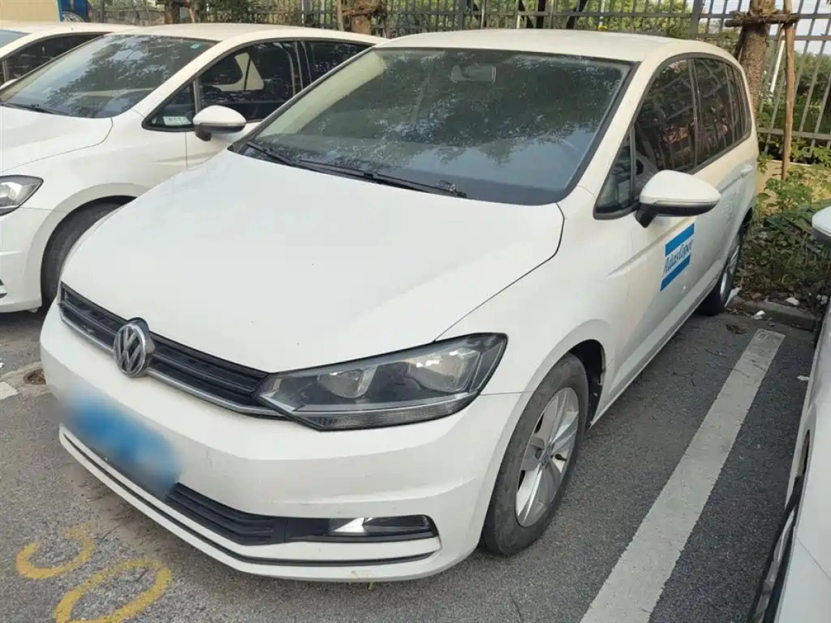 VOLKSWAGEN TOURAN  2019